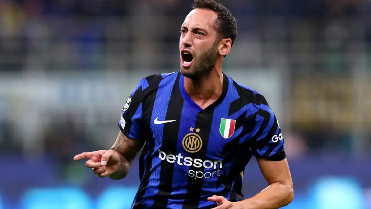 Hakan Calhanoglu Berpeluang Turun Saat Inter Milan Duel Lawan Juventus di Liga Italia
