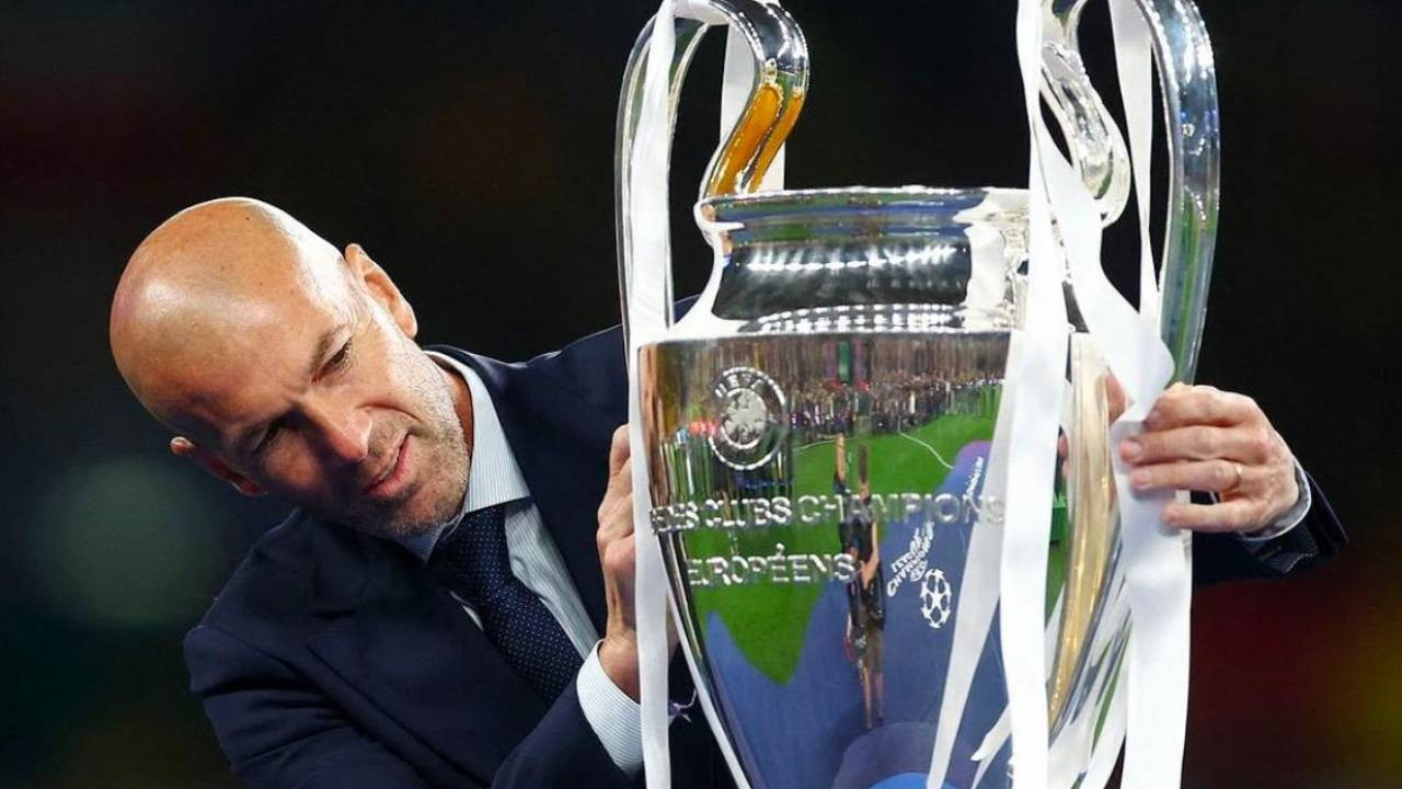 Zinedine Zidane Memilih Menunggu Panggilan Takdir dari Real Madrid atau Timnas Prancis?