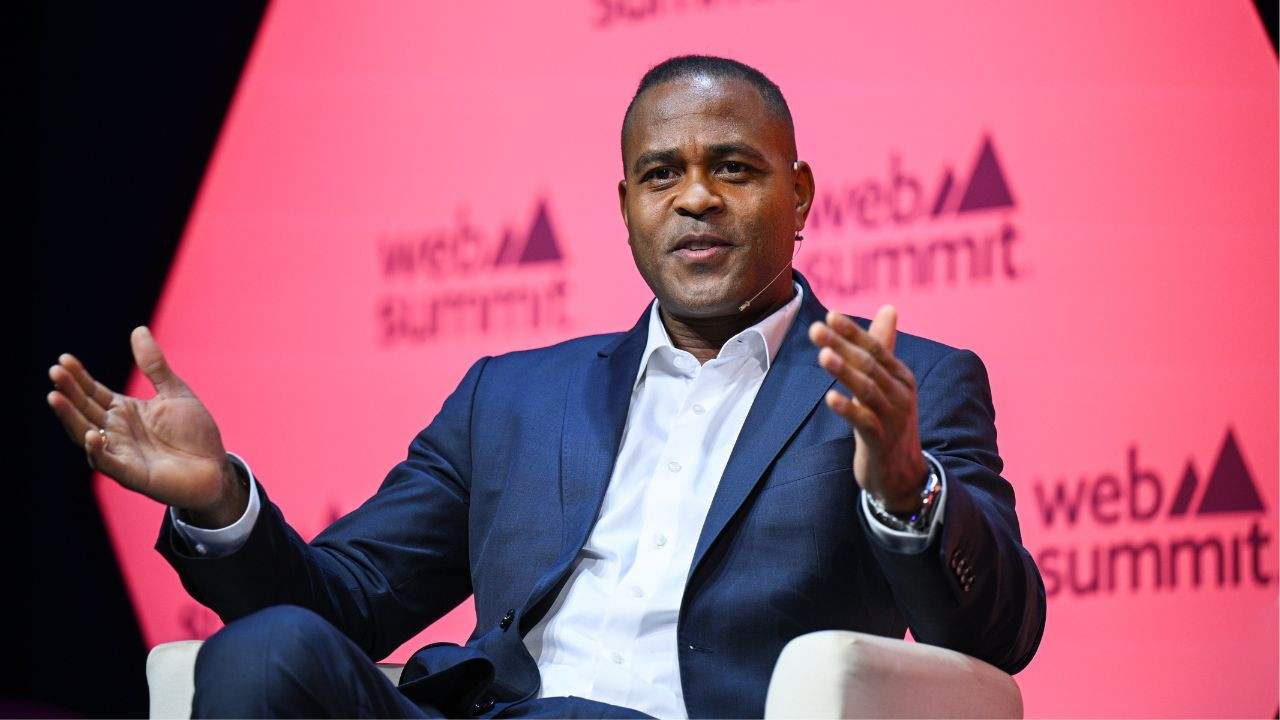 Pelatih Timnas Indonesia Patrick Kluivert Dikabarkan Tiba di Jakarta Sore Ini