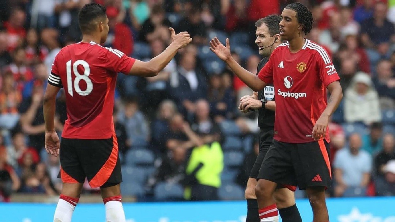 Ipswich vs Manchester United: Ruben Amorim Isyaratkan Leny Yoro Starter di Laga Debutnya