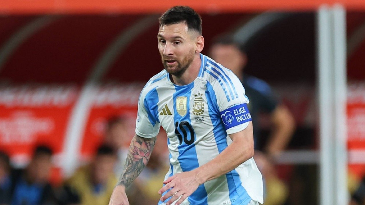 Waduh! Lionel Messi Dikecam Gegara Sikap Buruk ke Wasit