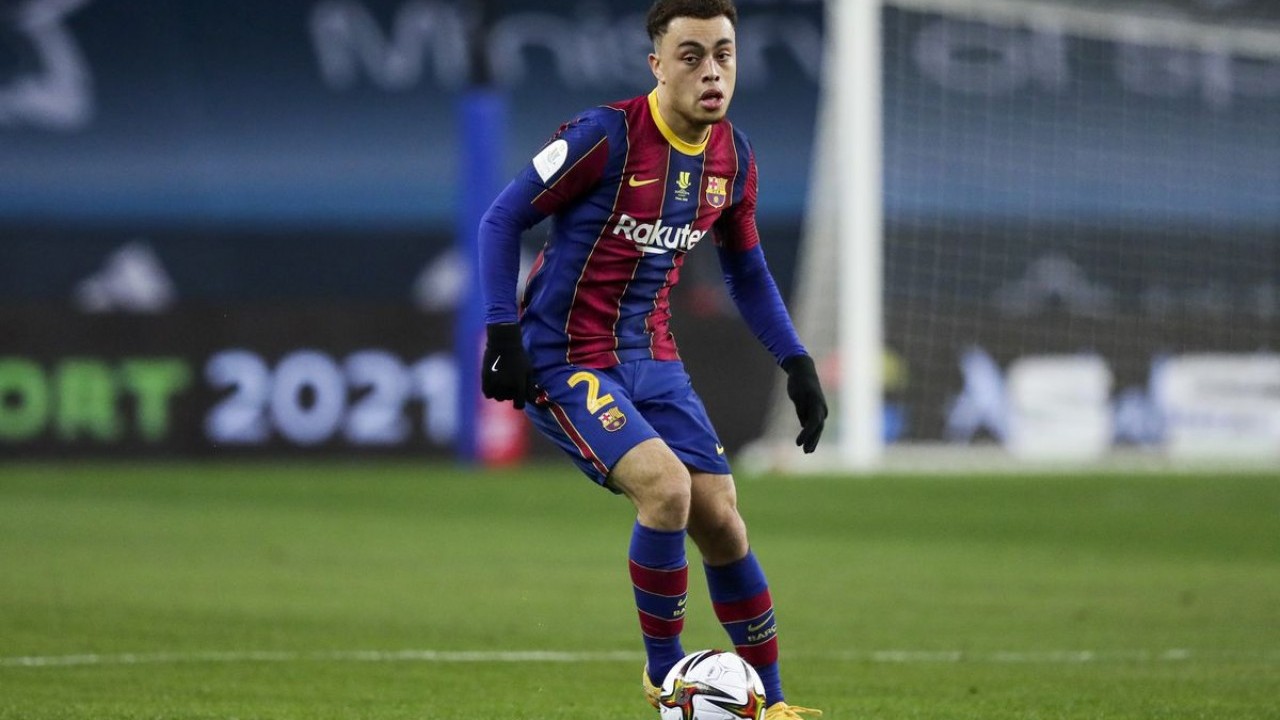 Serginho Dest Nyatakan Xavi Mengkhianatinya Saat Membela Barcelona