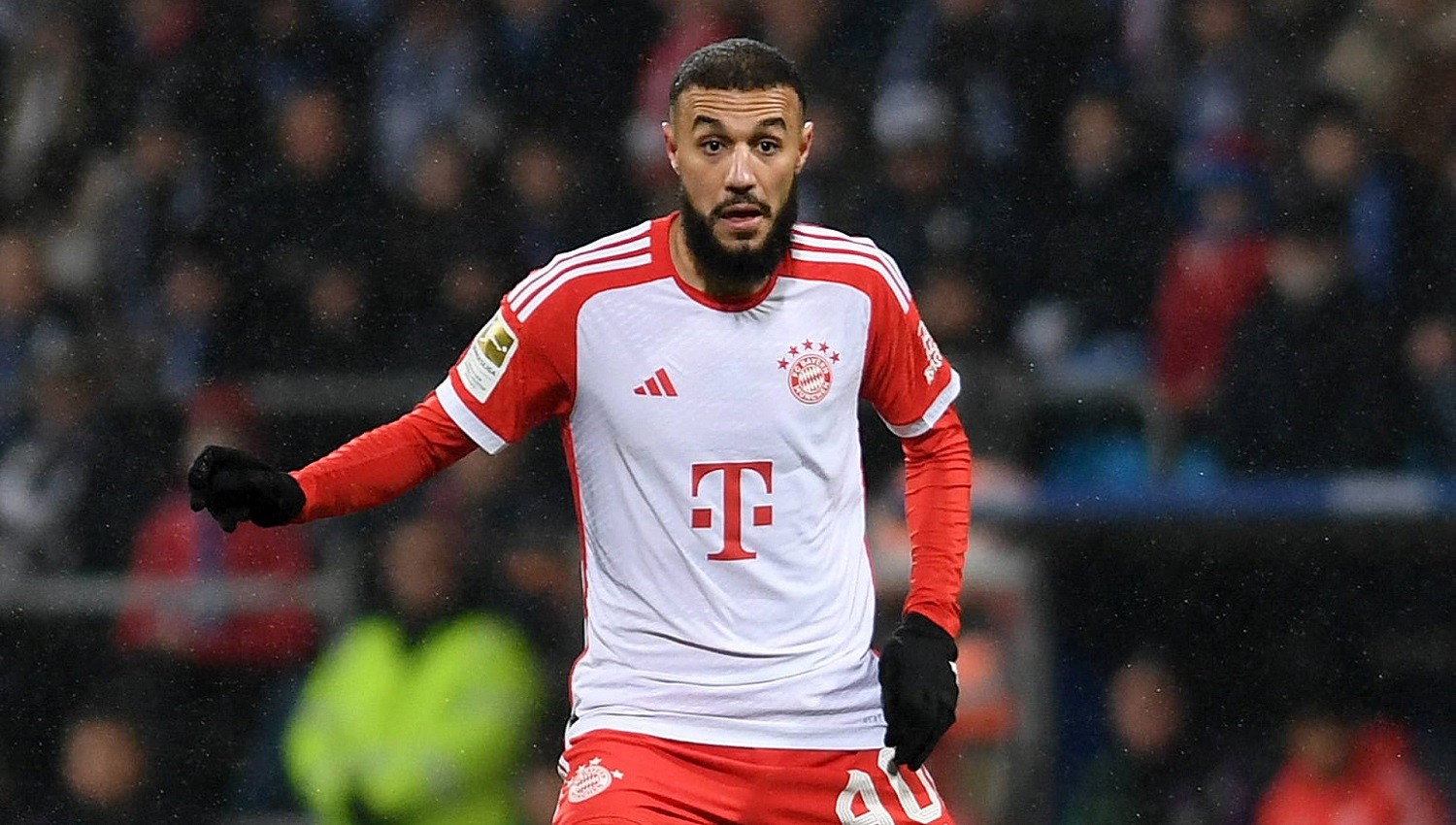 Manchester United Rekrut Noussair Mazraoui, Tunggu Aaron Wan-Bissaka Angkat Kaki