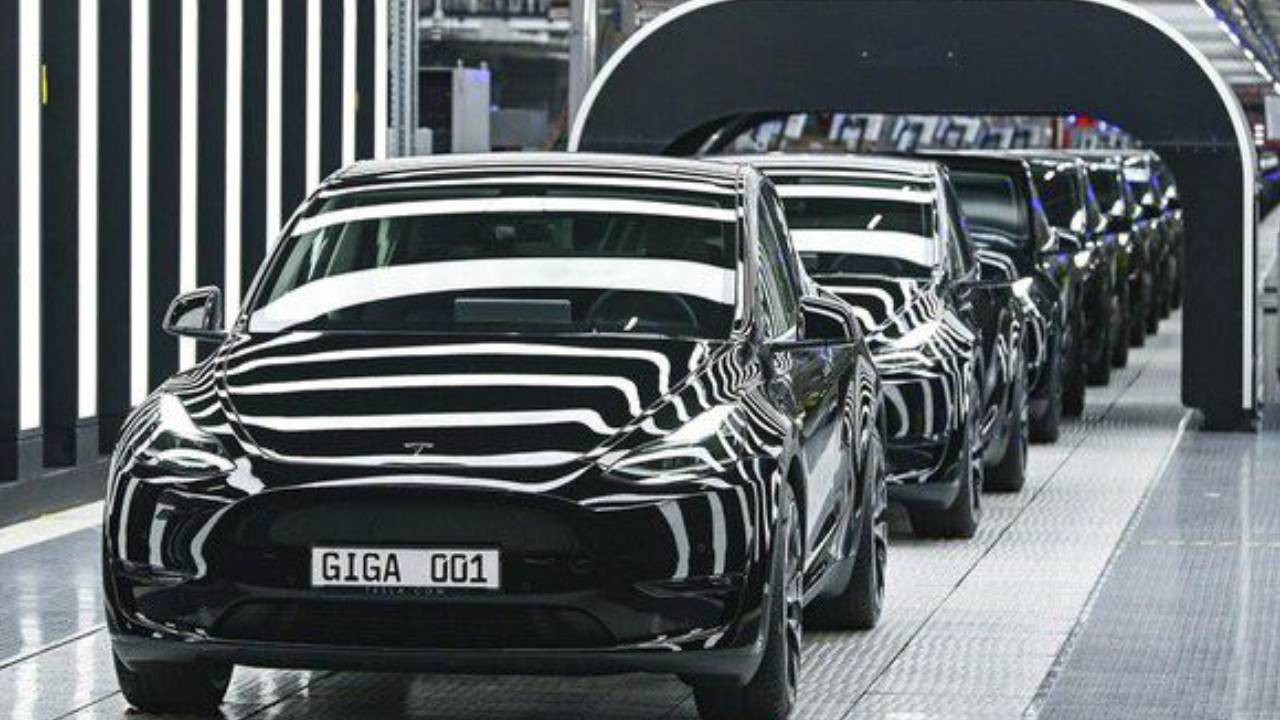 Pabrik Tesla di China Cetak Rekor, Sukses Produksi 3 Juta Mobil!