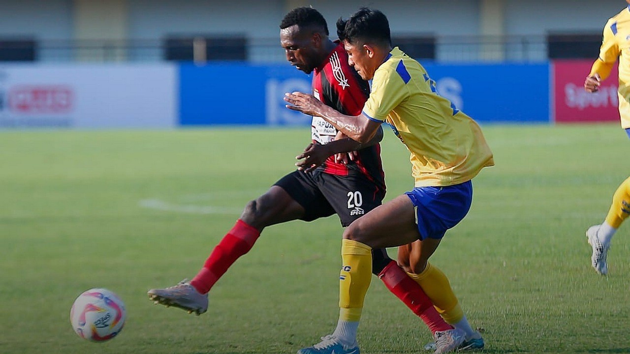 Hasil Gresik United vs Persipura Jayapura di Liga 2 2024/25 - Mutiara Hitam Perpanjang Puasa Kemenangan