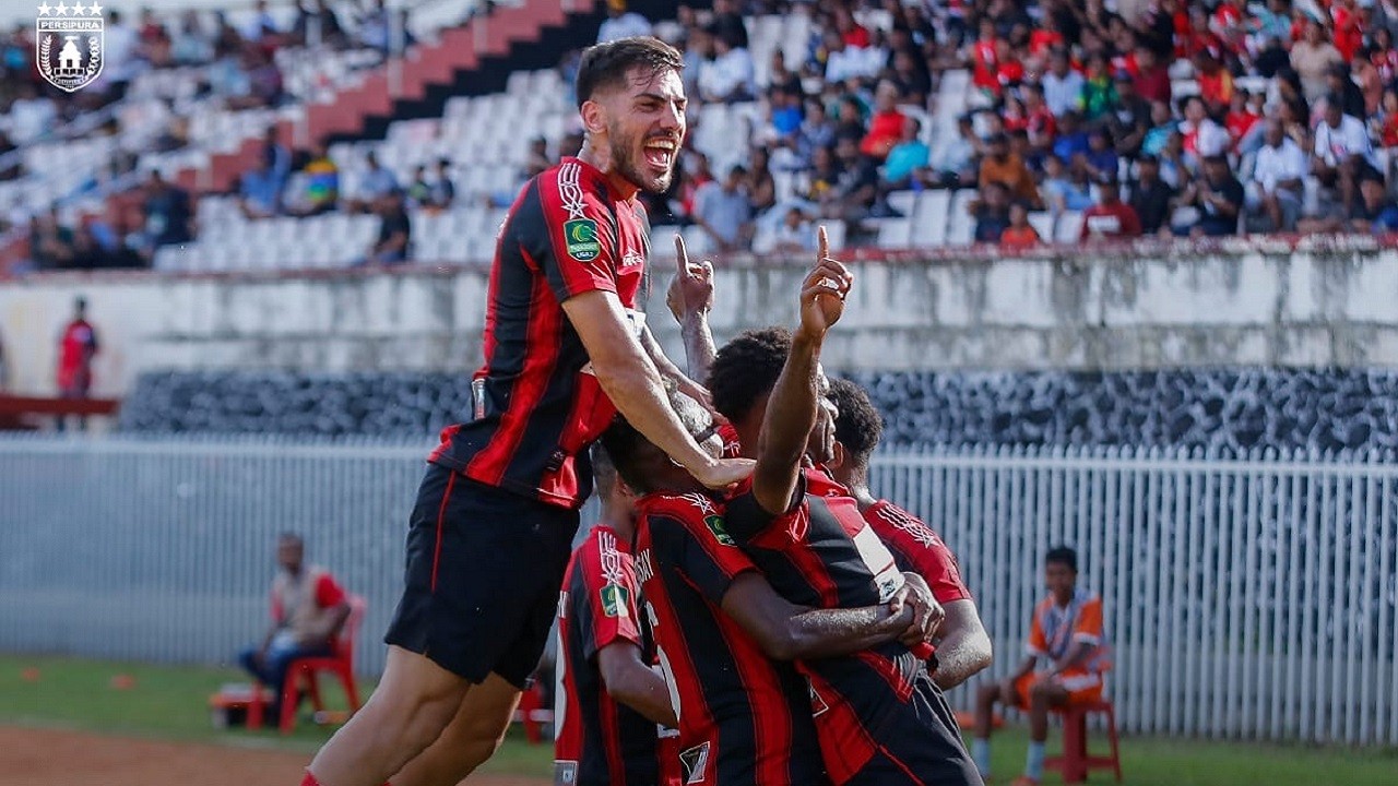 Hasil Pertandingan Persipura vs Persipal Palu di Liga 2 2024/25 - Mutiara Hitam Pesta Gol!