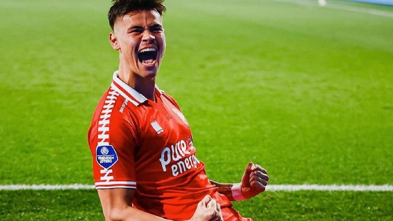 Sebelum Bela Timnas Indonesia, Mees Hilgers Bakal Main di Old Trafford Lawan Manchester United