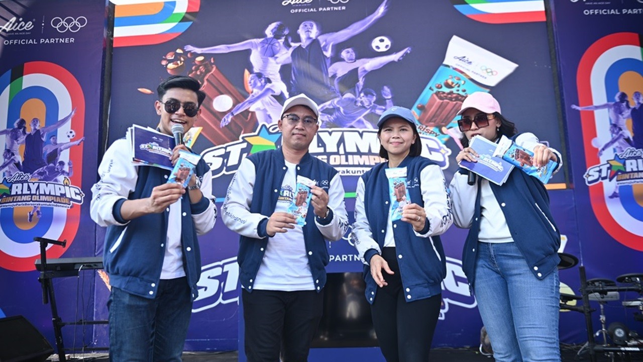 Pahlawan Olimpiade Paris Gregoria Mariska dan Veddriq Leonardo Jadi Model Edisi Terbatas Es Krim Aice
