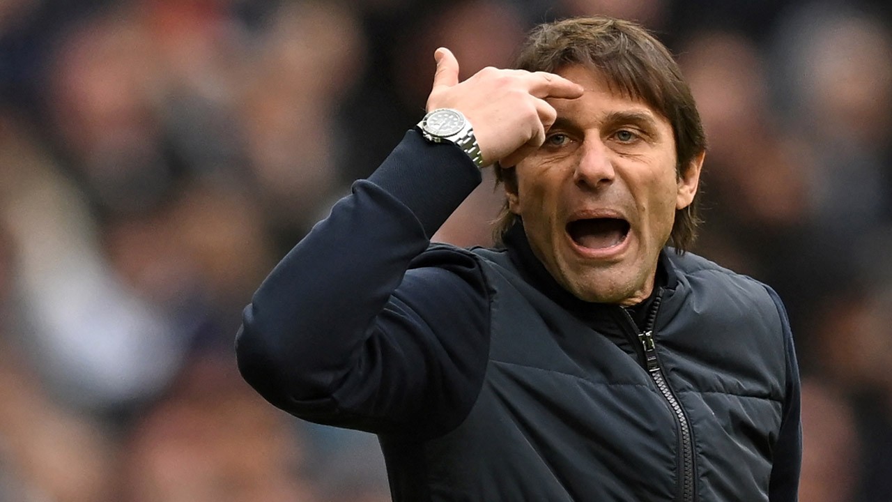 Napoli: Meski Menang, Antonio Conte Tetap Layangkan Kritikan untuk Partenopei