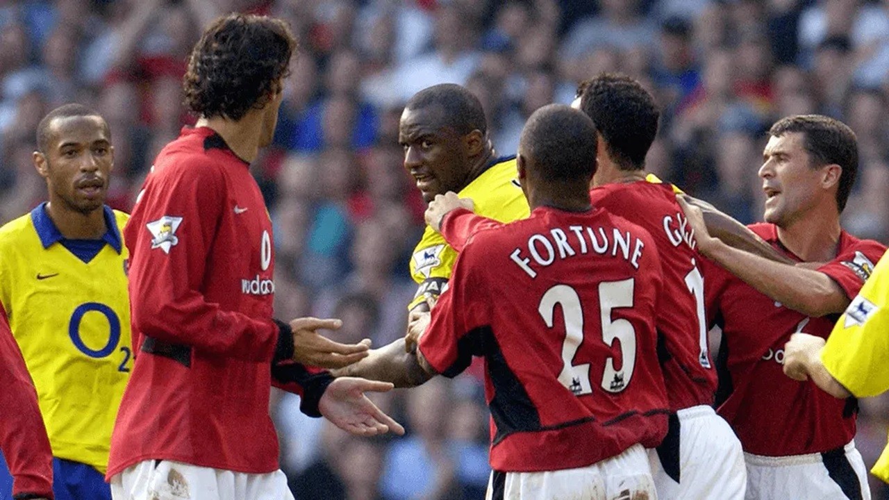 Sejarah Bola Hari Ini, Duel Panas dan Ricuh Manchester United vs Arsenal Bertajuk Battle of Old Trafford