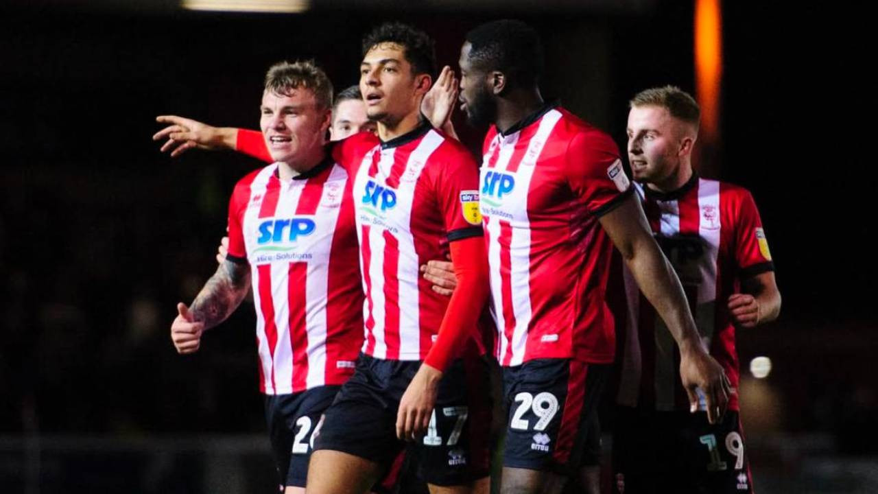 Susunan Pemain Lincoln City vs Blackpool di Liga Satu Inggris 2024/25