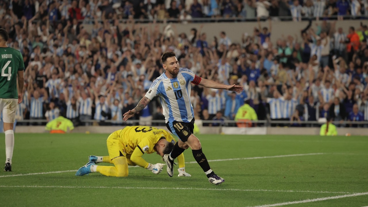 Hasil Argentina vs Bolivia: Albiceleste Menang Telak 6-0, Lionel Messi Hattrick