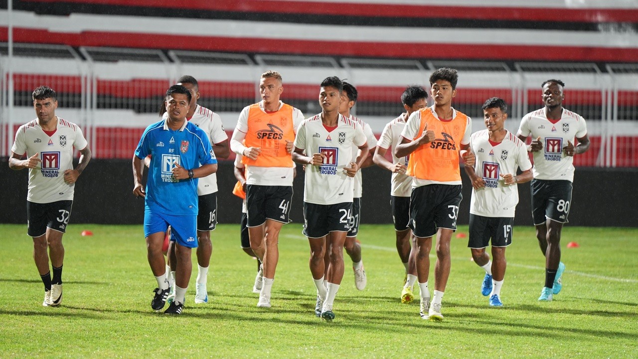 2 Sisi Mata Uang dalam Laga Kandang Perdana Malut United di Stadion Gelora Kie Raha Ternate