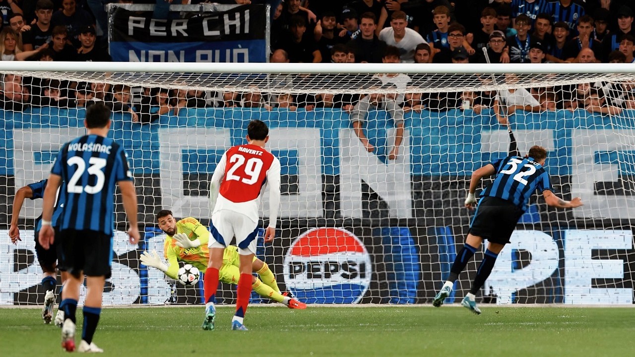 Atalanta vs Arsenal: Double Save David Raya Bikin Mikel Arteta Terkesima