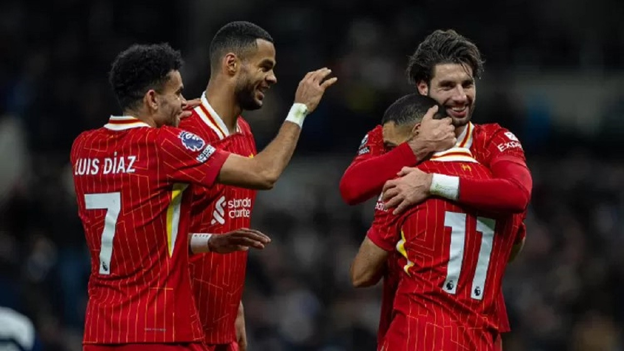 Tempat Menonton Liverpool vs Leicester di Liga Inggris 2024/25