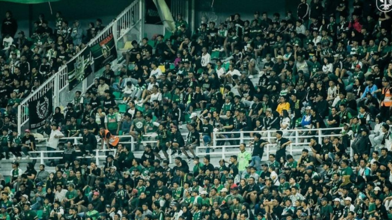 Persebaya vs Dewa United, Paul Munster Ingin Bonek Penuhi Stadion