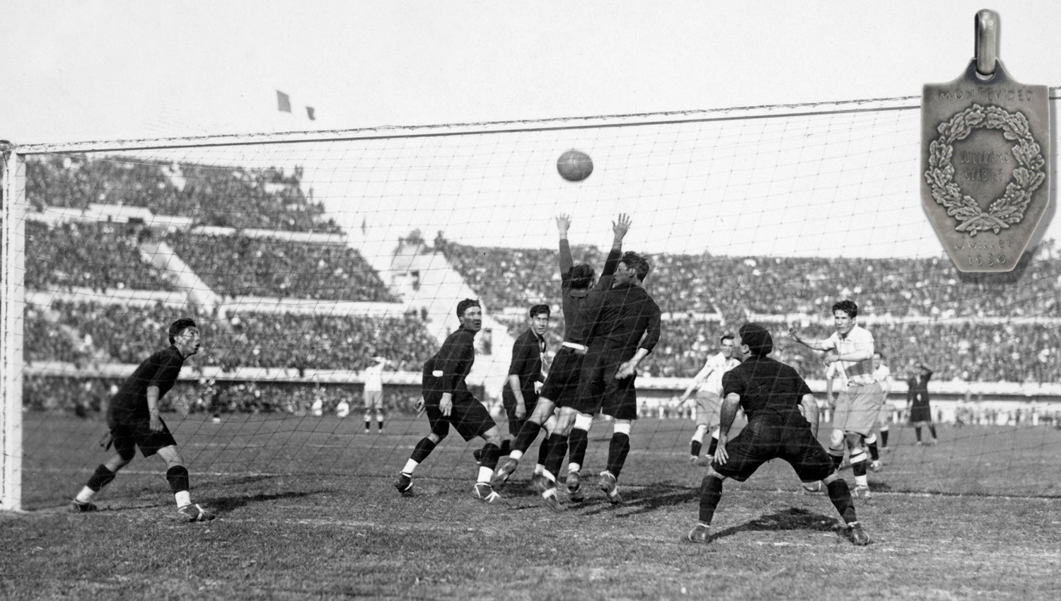 Sejarah Bola Hari Ini, Kontroversi Hattrick Pertama di Piala Dunia yang Diralat FIFA Setelah 76 Tahun!