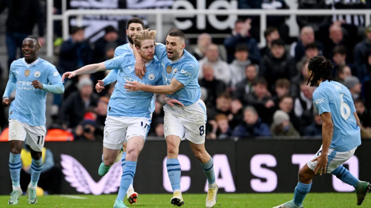 Playmaker Man City Siap Hengkang, Pep Guardiola 'Gembok' Pagar