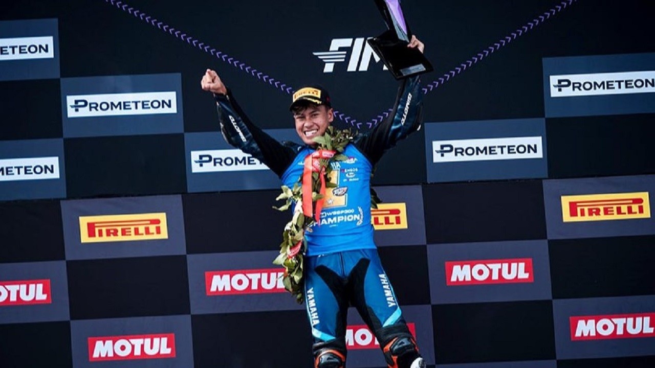 Aldi Satya Mahendra Ukir Sejarah, Jadi Pembalap Indonesia Pertama yang Raih Juara Dunia WSSP300 2024