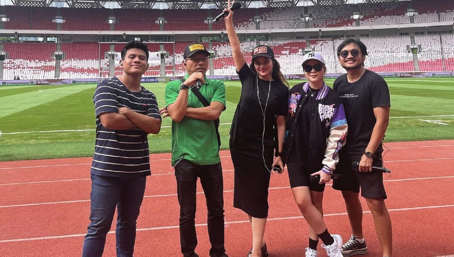 Emtek Bantah Minta Anang and Friends Nyanyi di GBK, Kru di Lapangan Bingung Bukan Lagu 'Tanah Airku'