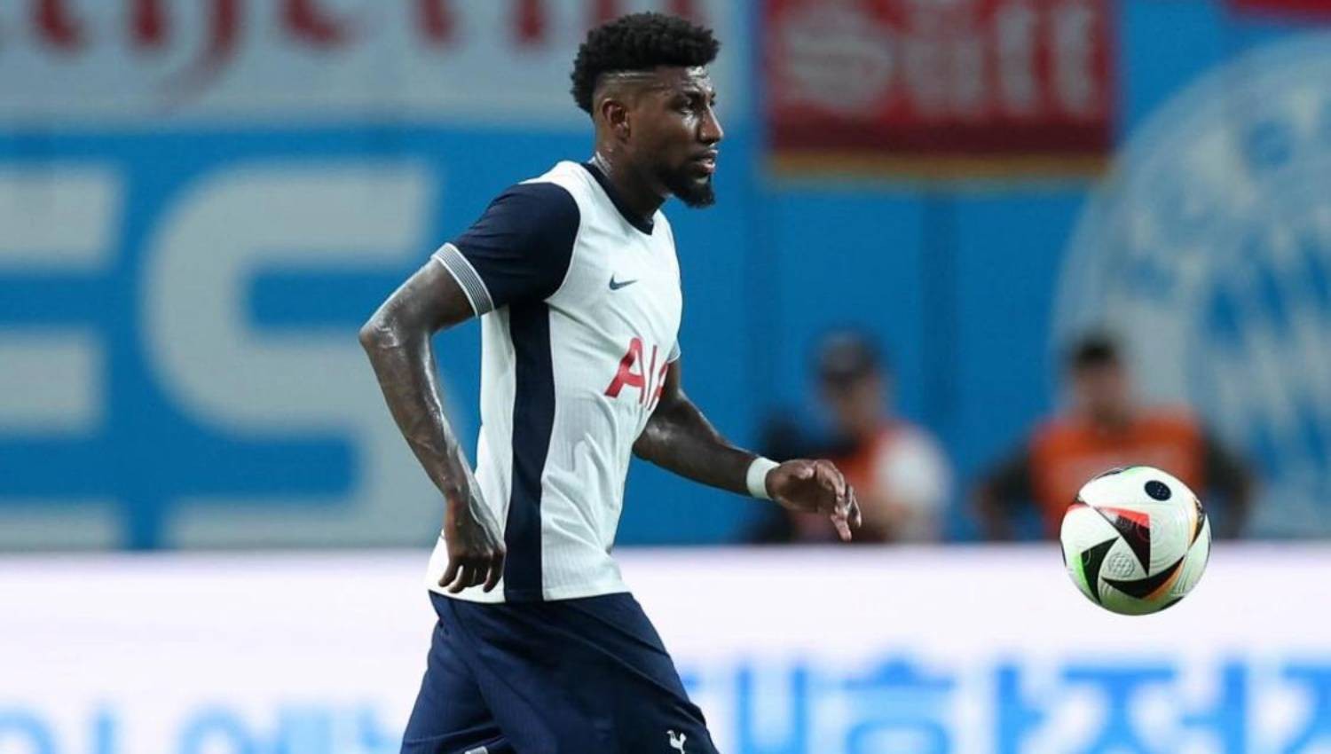 Gabung AC Milan, Emerson Royal Pilih Nomor Punggung Legendaris