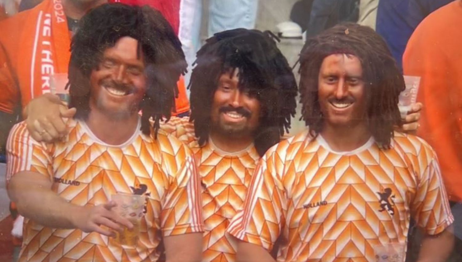 Suporter Belanda Tuai Kritikan Gegara Parodikan Legenda Ruud Gullit