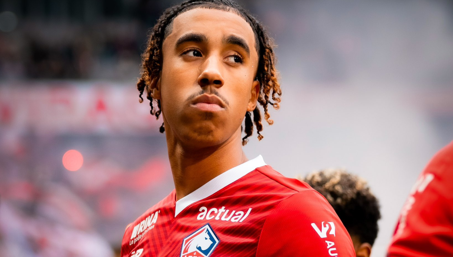 Menerka-Nerka Gaji Leny Yoro di Manchester United