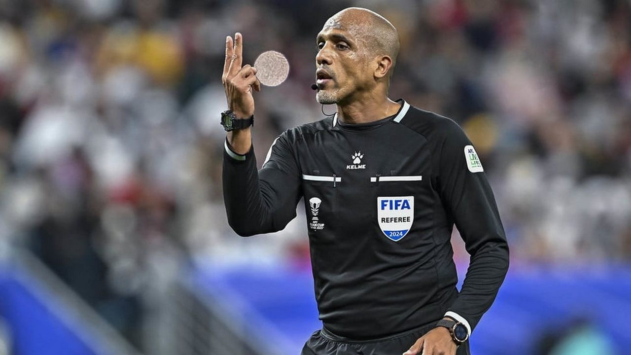 Jadi Bahan Ejekan Dunia, Wasit Ahmed Al Kaf Justru Ramai Dukungan dari Media Arab
