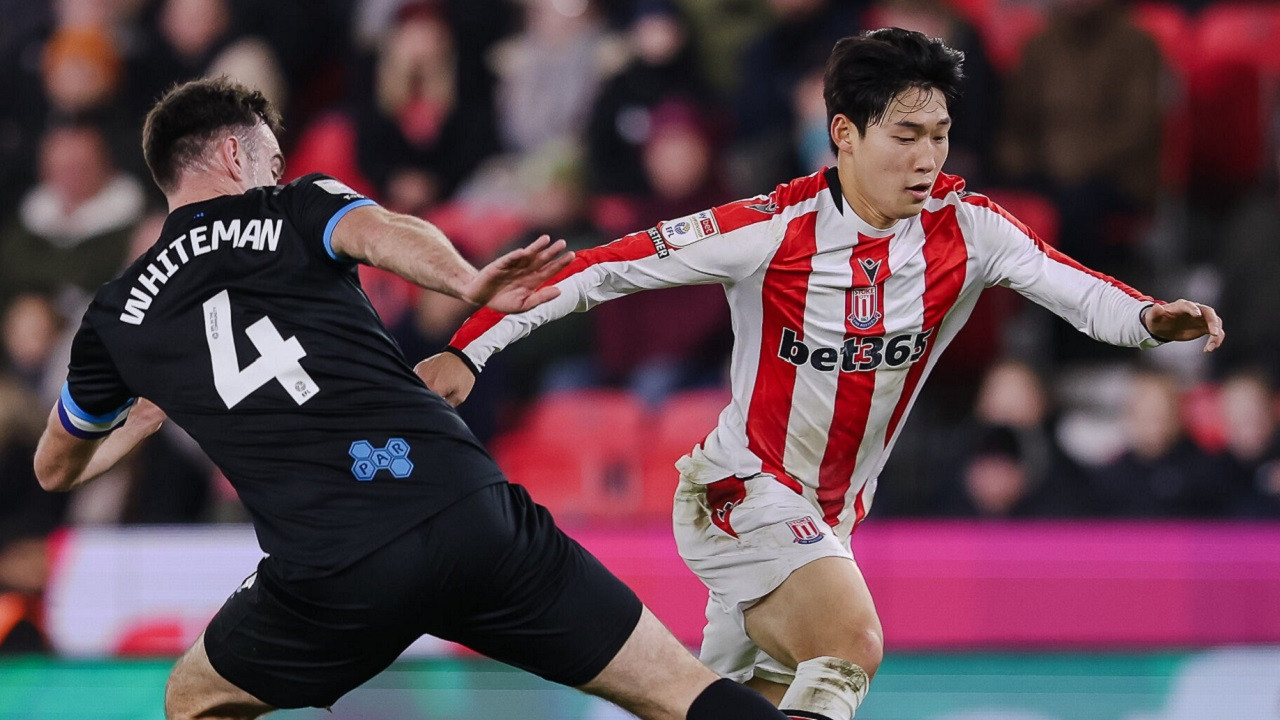 Tempat Menonton Stoke City vs Sunderland di Liga Championship 2024/25