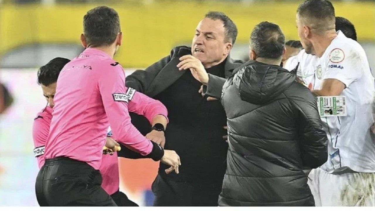 Heboh! Eks Presiden Klub Turki Dihukum Penjara karena Pukul Wasit