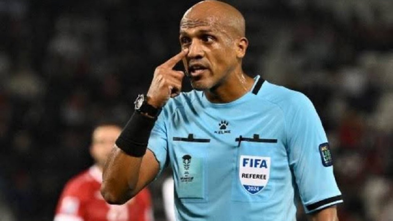 Wasit Ahmed Al Kaf Kena Sanksi Usai Ambil Keputusan Kontroversial di Laga Bahrain vs Indonesia