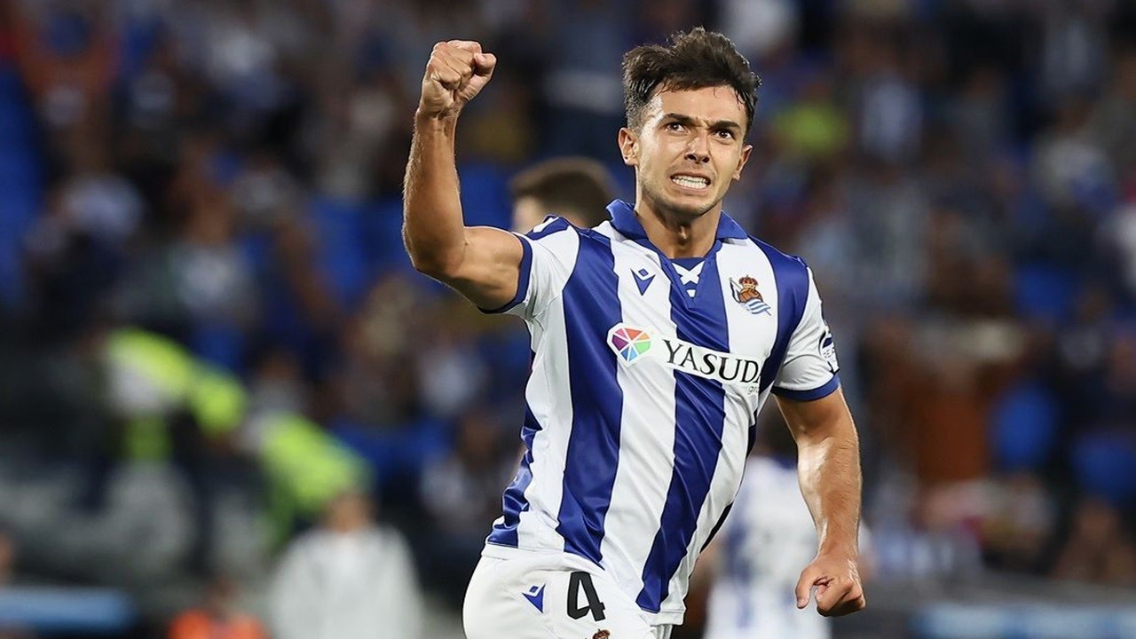Diincar Banyak Klub Top Eropa, Martin Zubimendi Pilih Setia dengan Real Sociedad