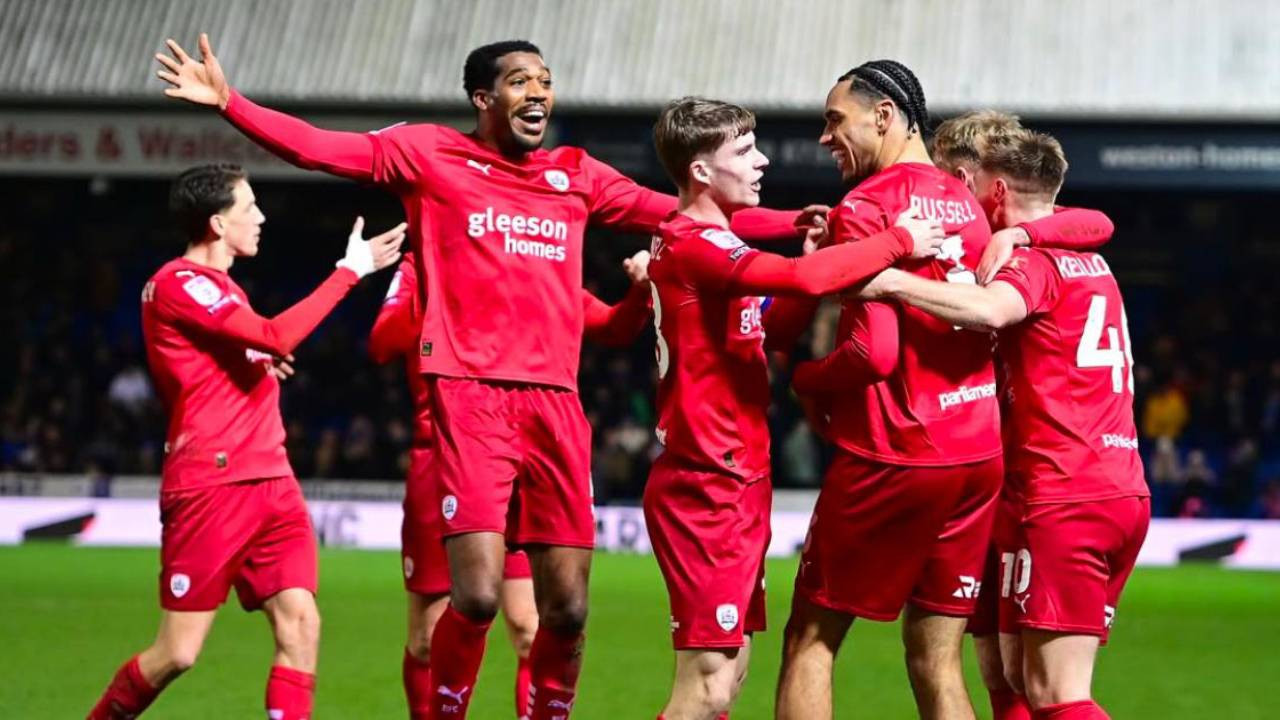 Head to Head Barnsley vs Wrexham di Liga Satu Inggris 2024/25
