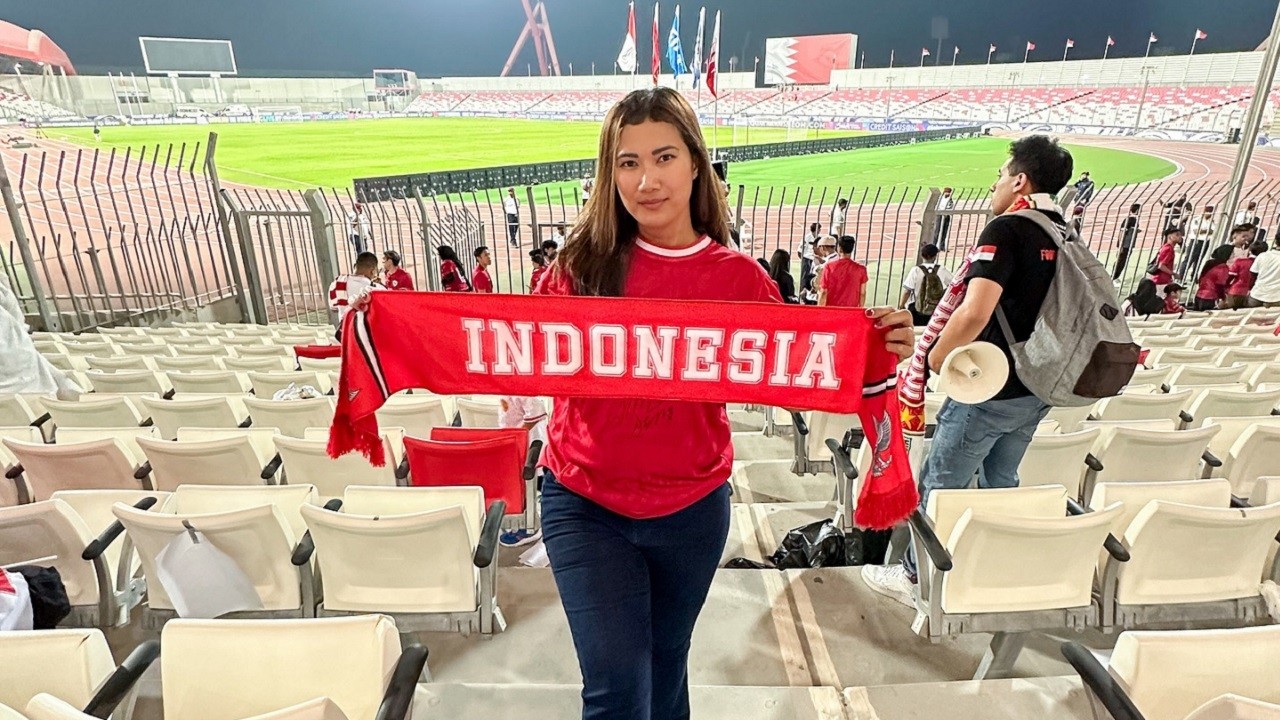 Sebut Bahrain Kalah Kelas dan Menang Fulus, Suporter Cantik Timnas Indonesia Minta Maaf
