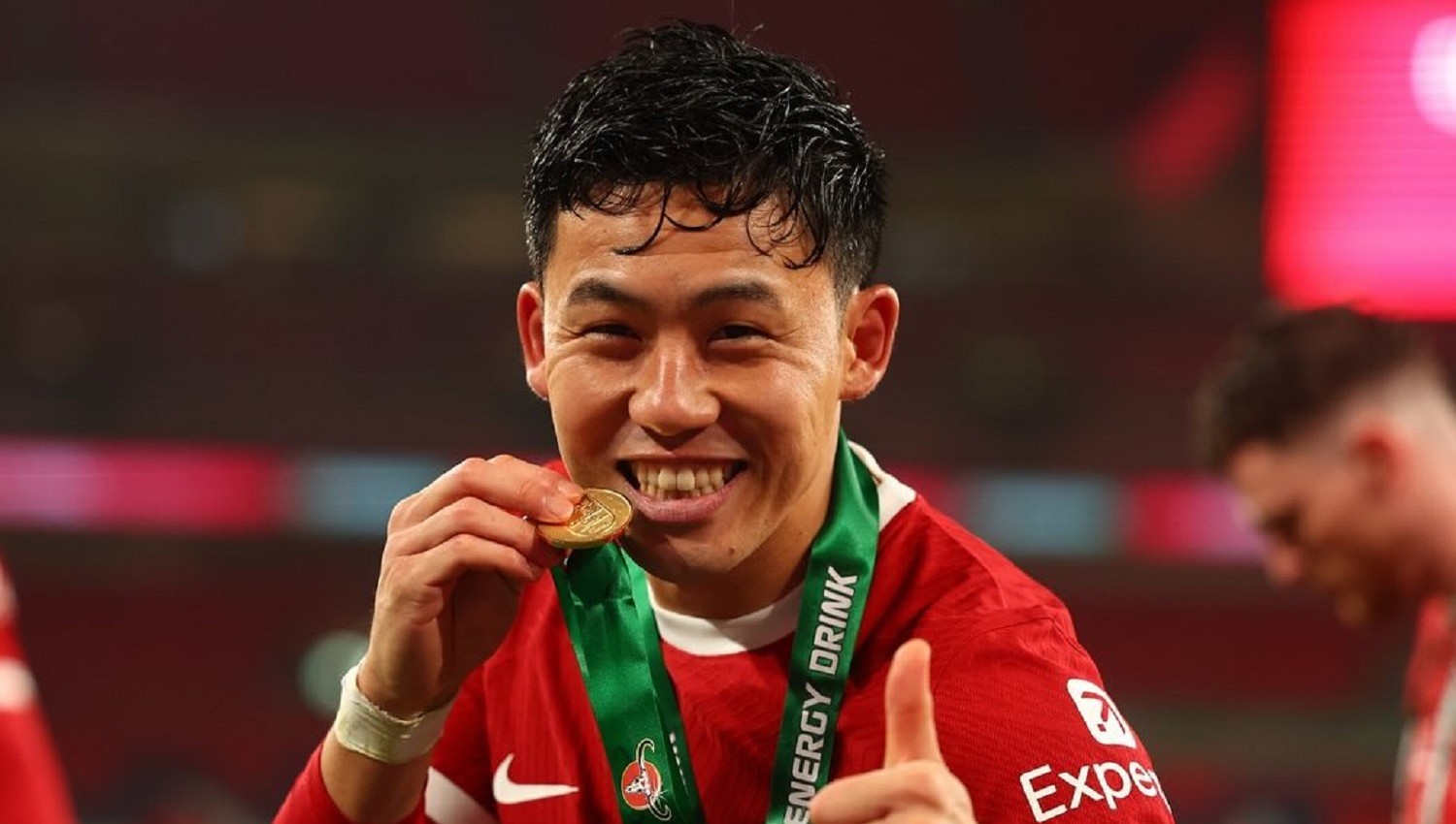 Liverpool Kurang Puas dengan Wataru Endo, Arne Slot Minta Cari Gelandang Bertahan Baru!