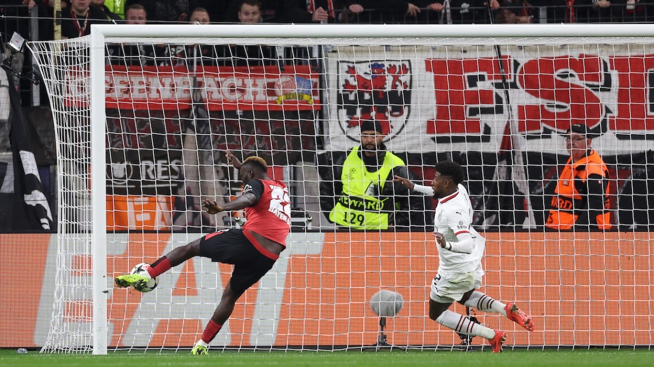 Bintang Bayer Leverkusen Terjebak di Bandara Tanpa Fasilitas Layak