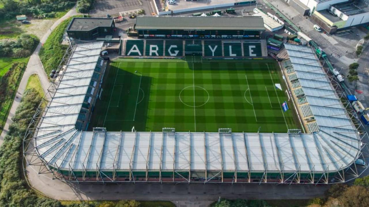 Tempat Menonton Plymouth Argyle vs Oxford Utd di Liga Championship 2024/25