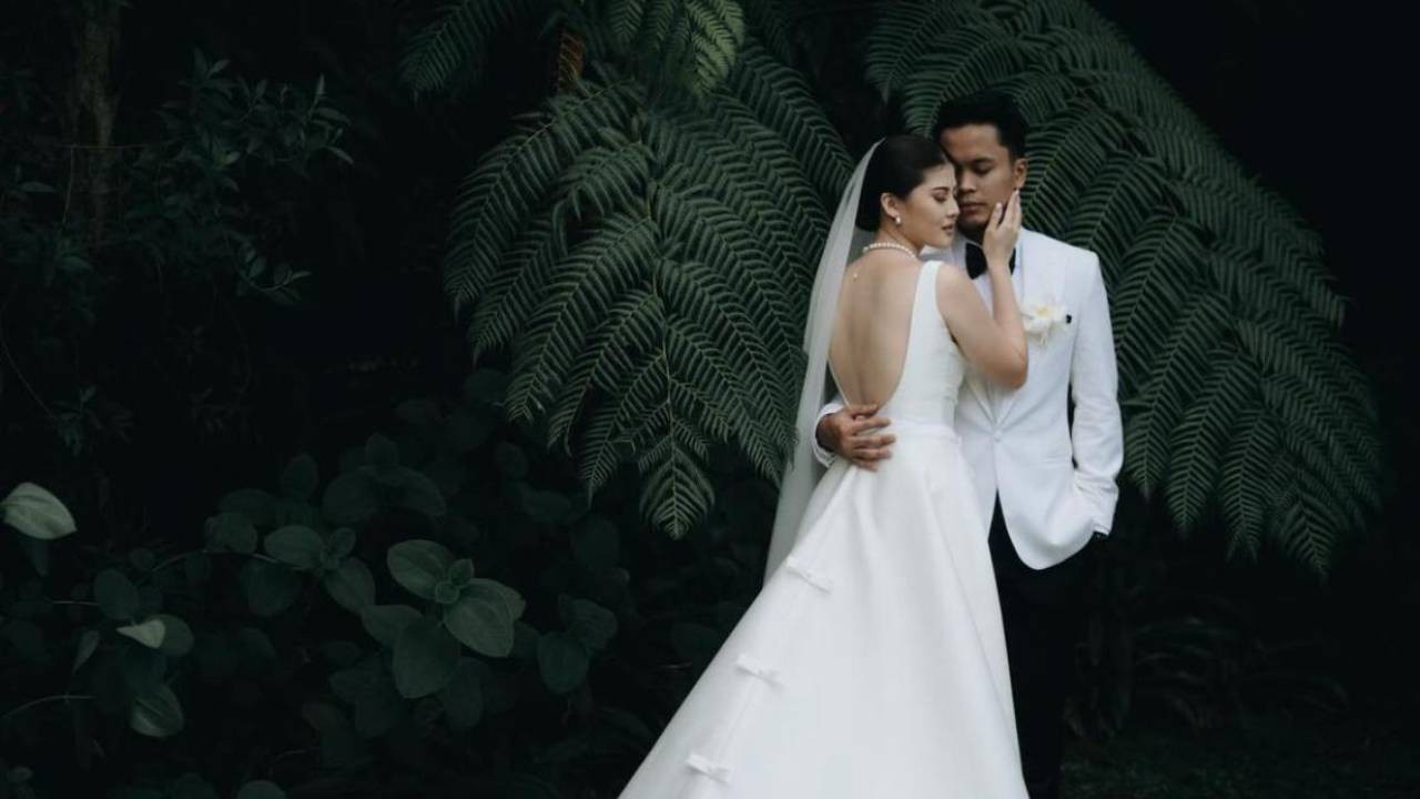 Agama Mitzi Abigail Purnama, Istri Sah Anthony Sinisuka Ginting