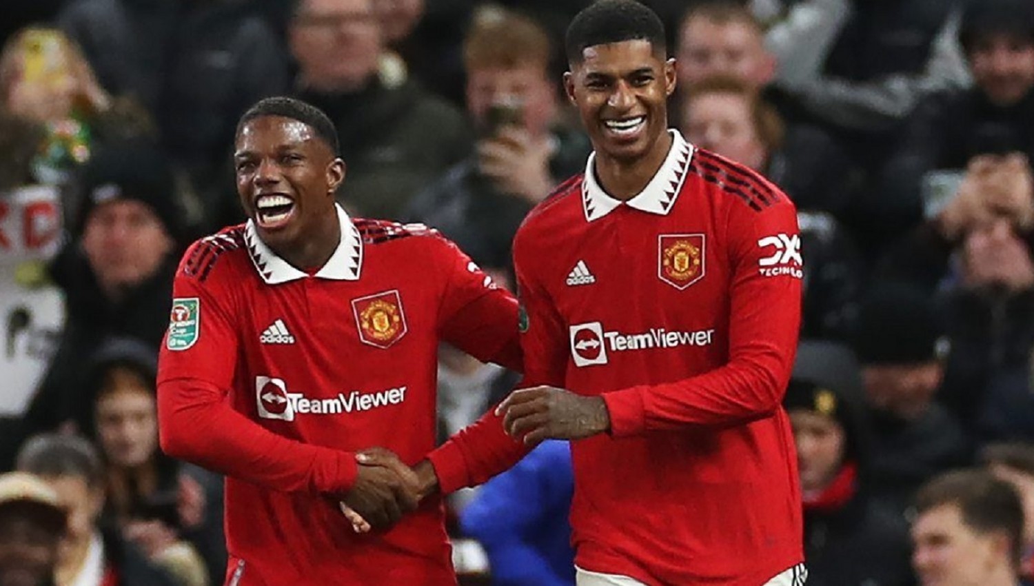 Bek Kiri Goib Manchester United Akhirnya Segera Kembali Merumput