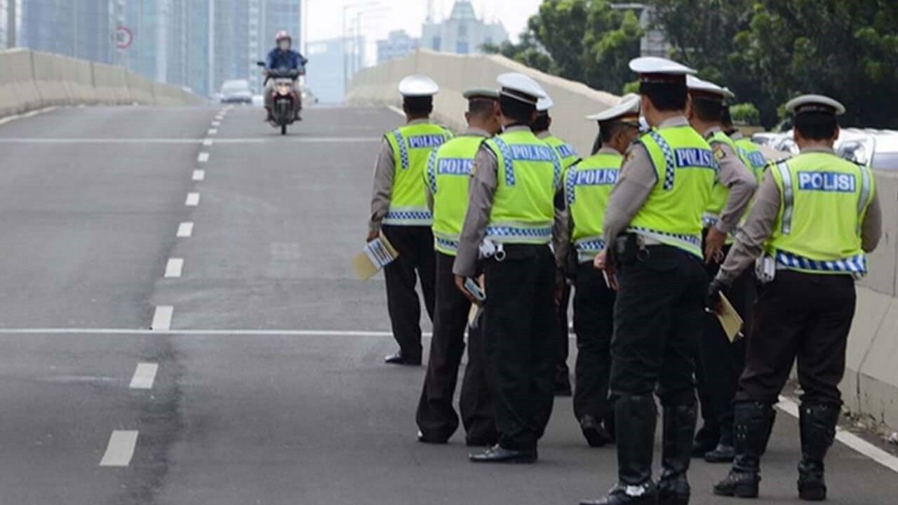 Jangan Panik! Cara Mengatasi Saat Ditilang Polisi