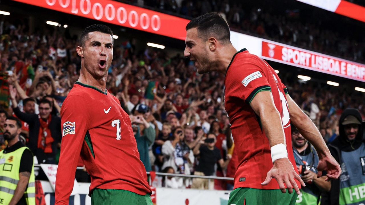 Cristiano Ronaldo Cetak Gol ke-901, Roberto Martinez Beri Pujian: Luar Biasa!