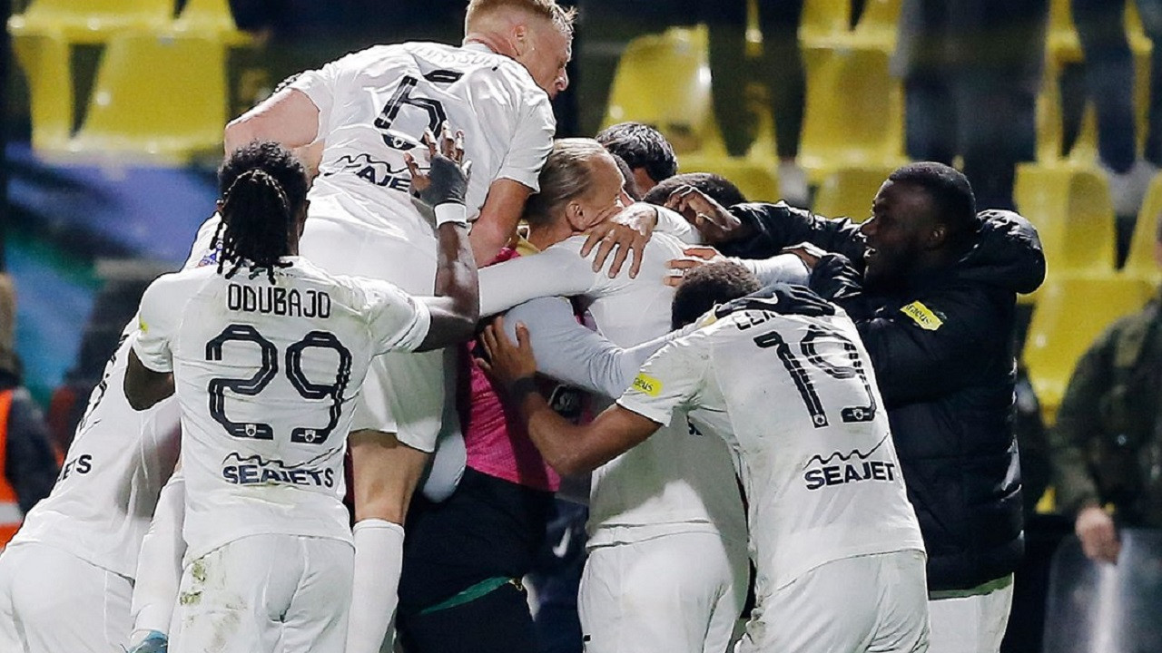Head to Head PAOK vs AEK Athens di Piala Yunani 2024/25