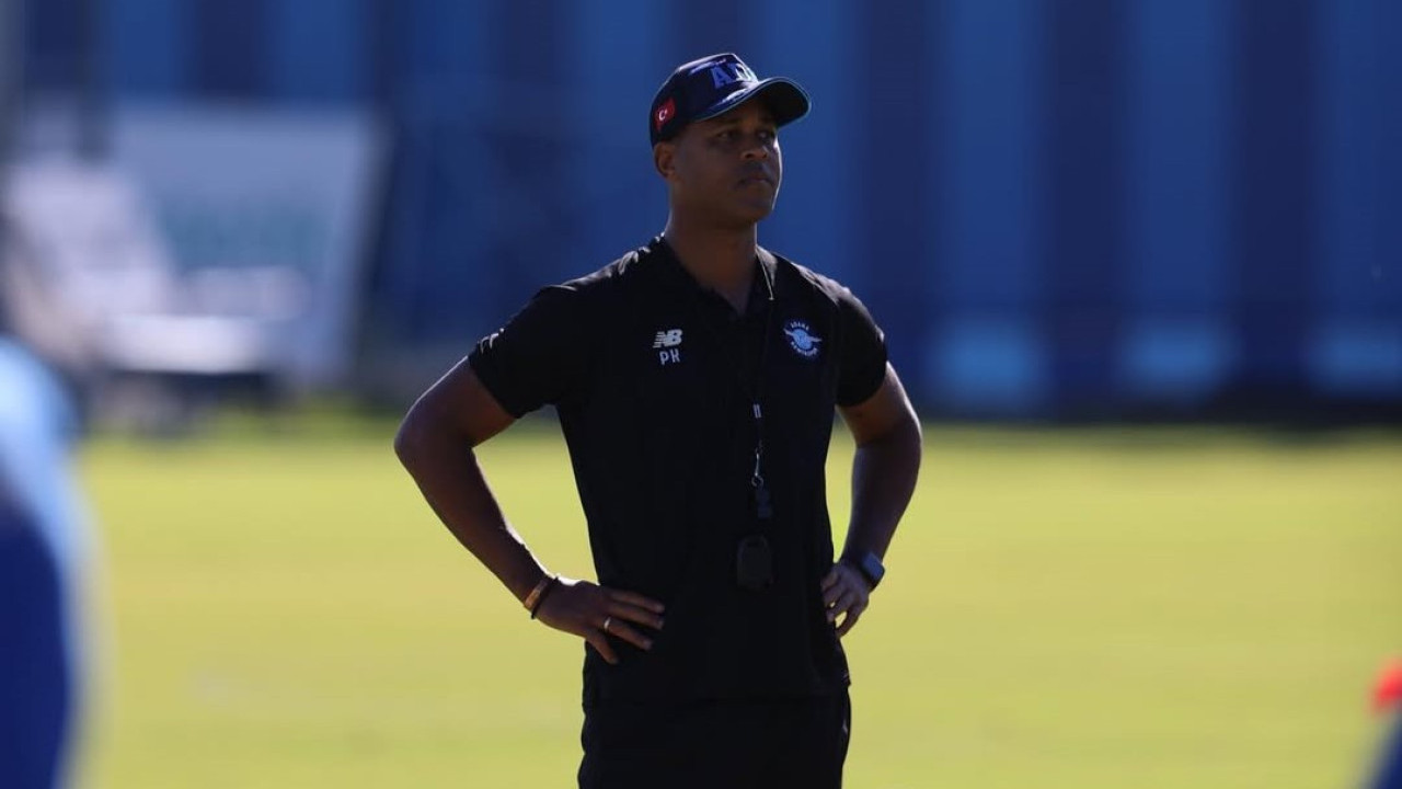 Patrick Kluivert Calon Pelatih Baru Timnas Indonesia yang Gemar Pakai Formasi 4-2-3-1, Total Football?