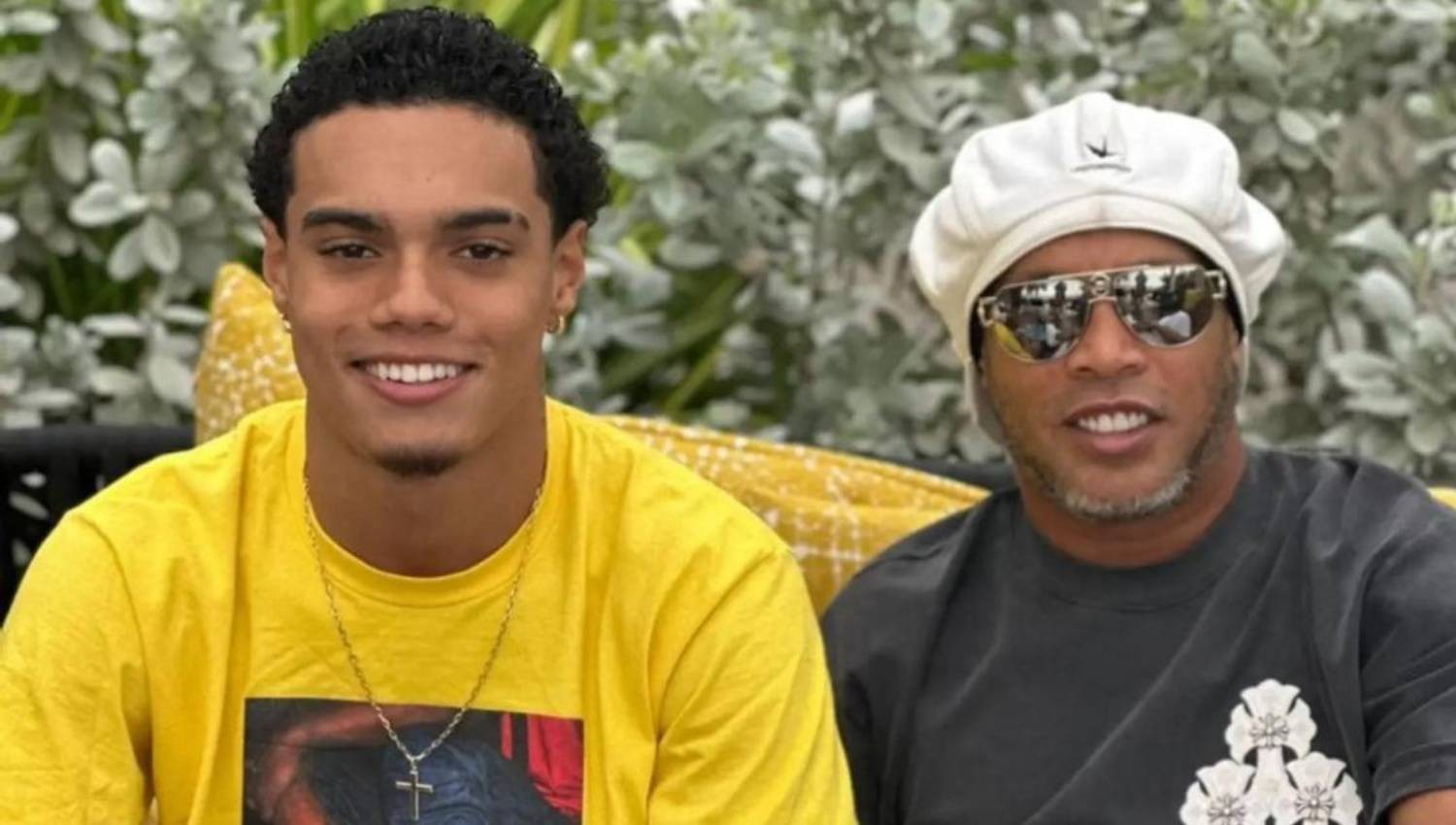 Anak Ronaldinho, Joao Mendes Resmi Bergabung ke Klub Liga Inggris