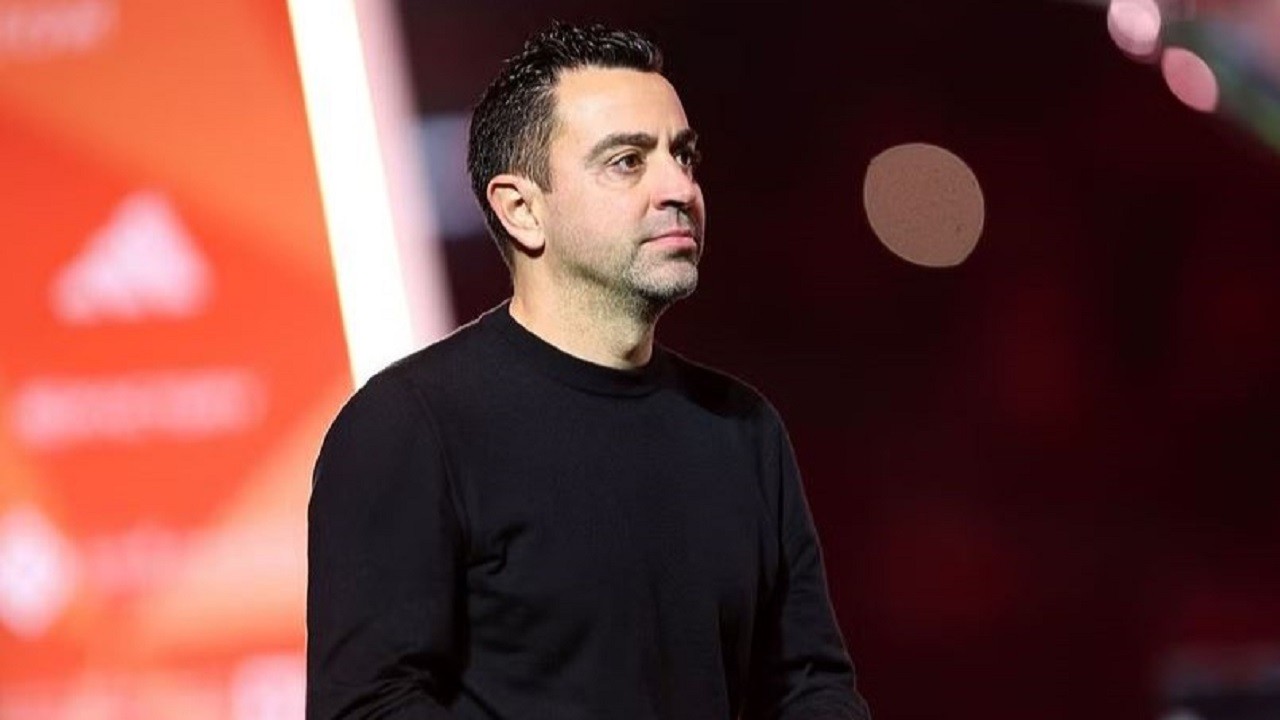 Putra Xavi Hernandez Pakai Jersey Manchester United, Kode Merapat ke Old Trafford?