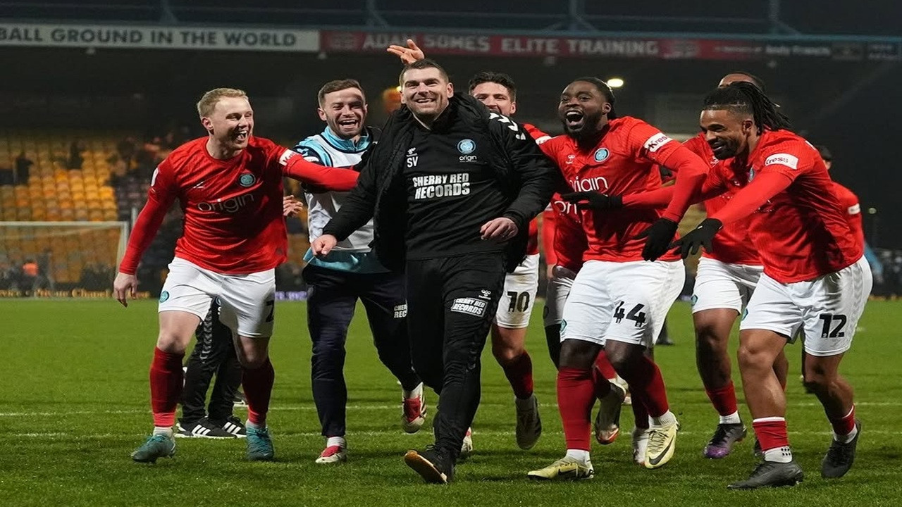 Tempat Menonton Wycombe vs Barnsley di Liga Satu Inggris 2024/25