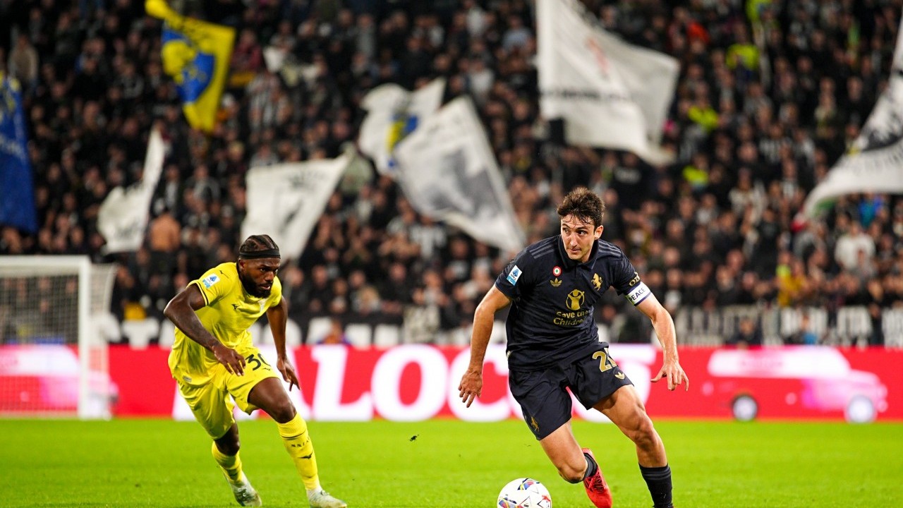 Hasil Juventus vs Lazio di Liga Italia - Gol Bunuh Diri Menangkan Bianconeri 1-0