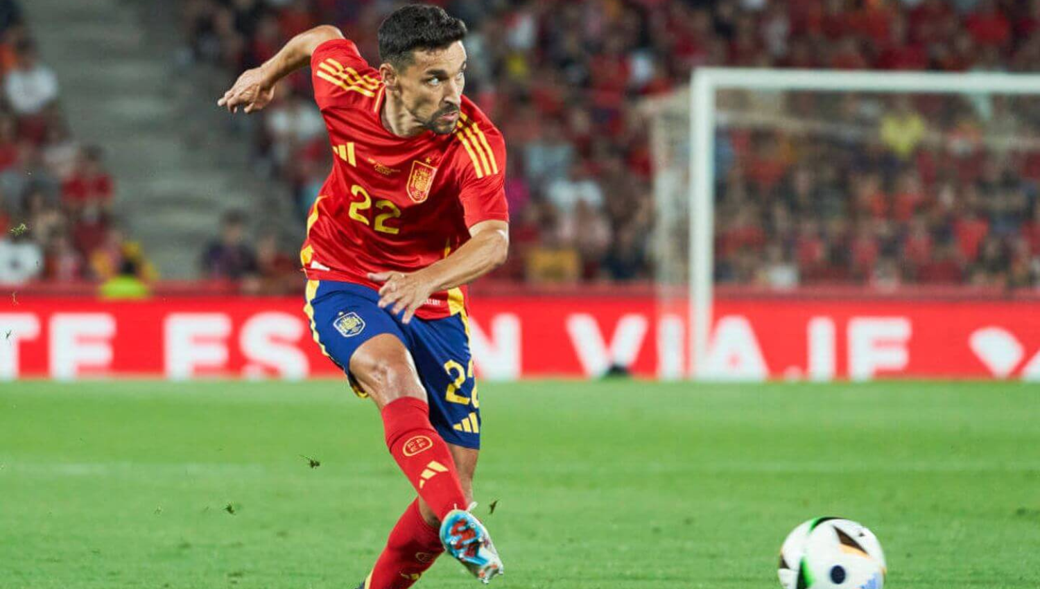 Jesus Navas, Si Tua Tua Keladi yang Kuat Tahan Gempuran Kylian Mbappe