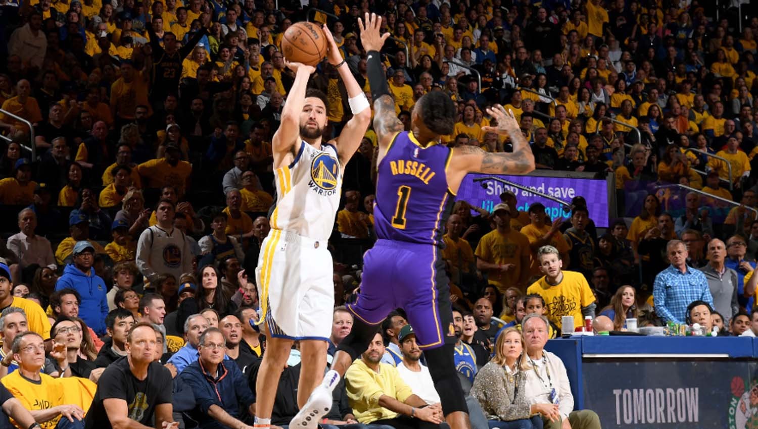 Lakers Bidik Klay Thompson, D'Angello Russell Jadi Korban