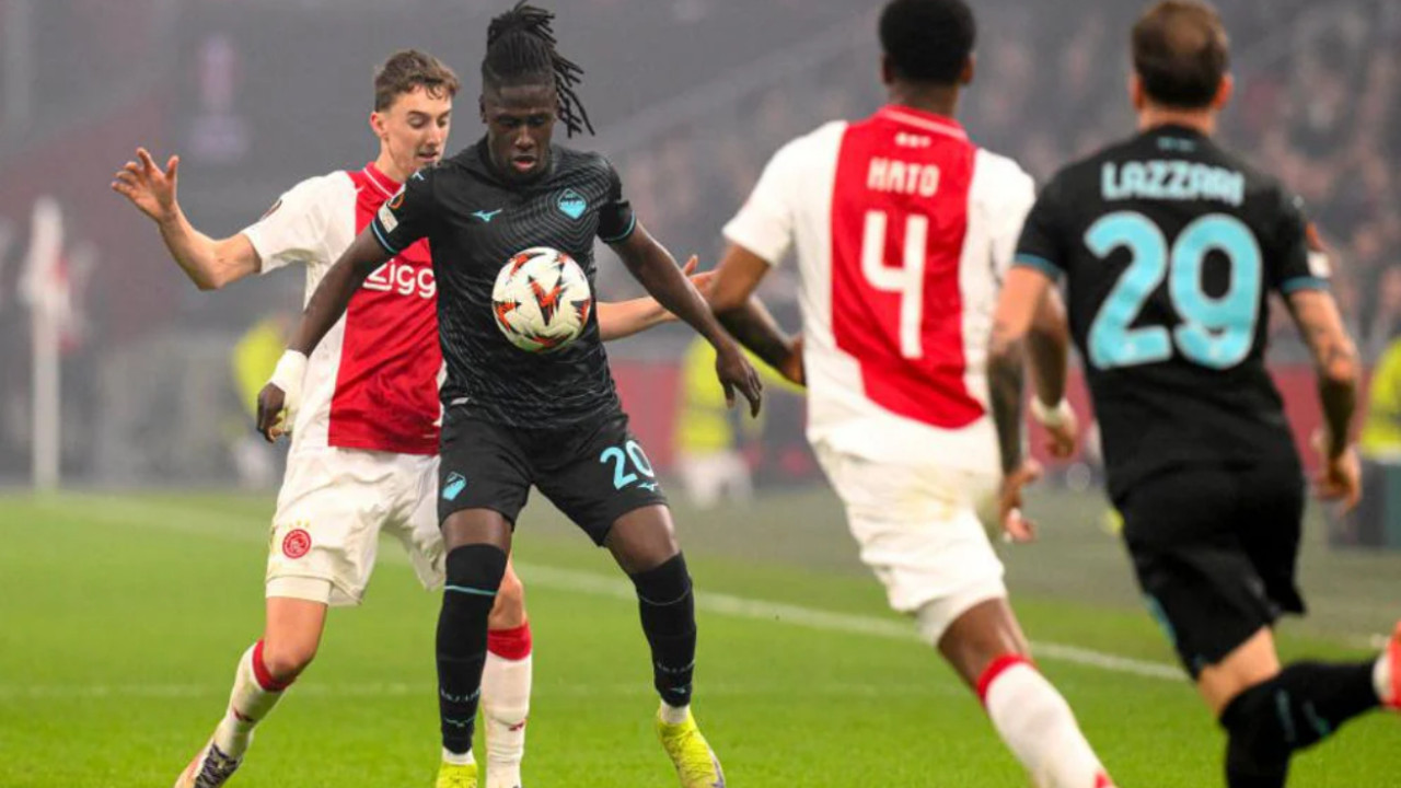 Hasil Pertandingan Ajax vs Lazio di Liga Europa - Si Elang Terbang Tinggi di Amsterdam!